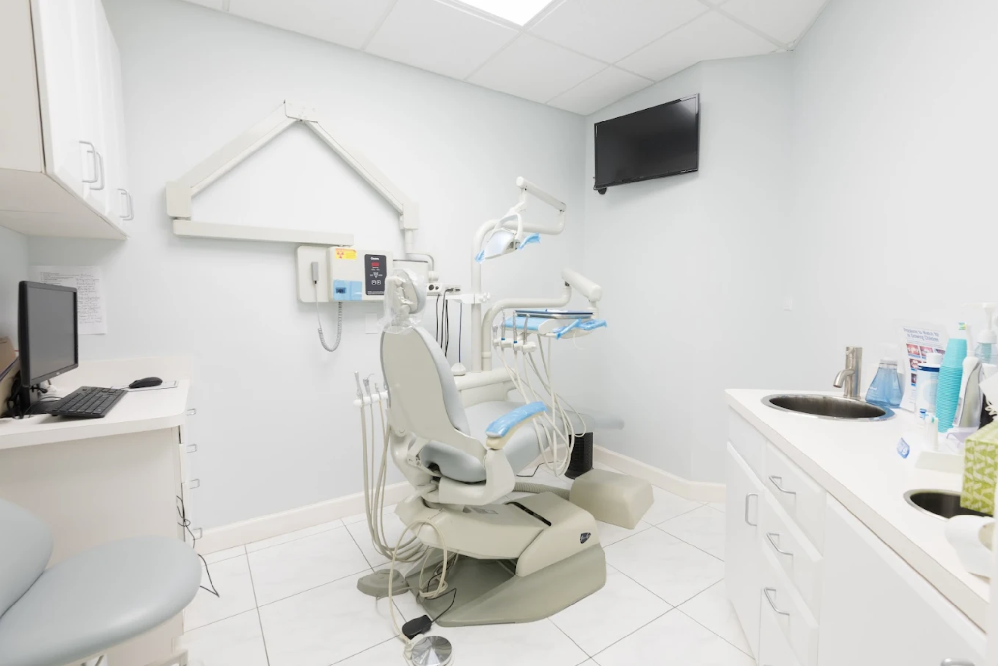 D & R Dentistry clinical team
